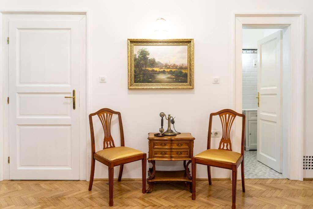 Kastely Apartman Eger Bagian luar foto